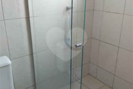 Sobrado para venda.