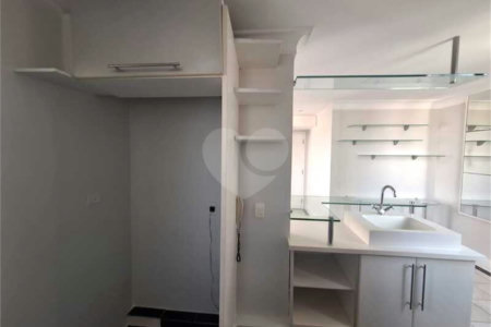 Apartamento para locação com 2 dormitórios, sendo 1 suíte com 02 vagas, totalmente climatizado nos 3 ambientes