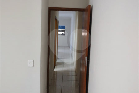 Casa térrea no Cidade Aracy .