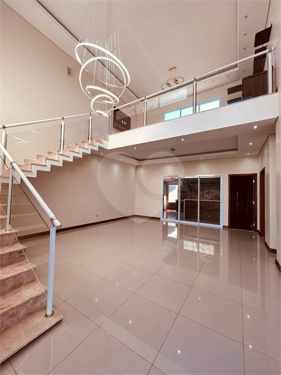 Casa à venda com 3 quartos, sendo 3 suítes, no condomínio Village Damha III, São Carlos - SP