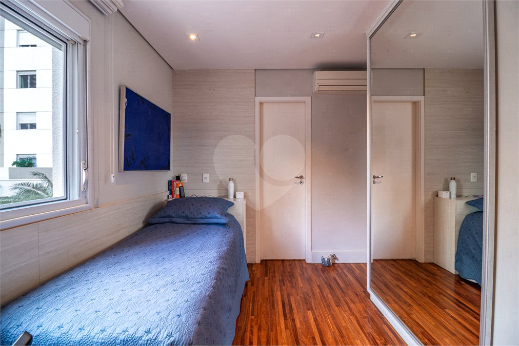 Apartamento Campo Belo à Venda 274 m² 4 Suítes 4 Vagas com Clima de Casa e Vista Verde