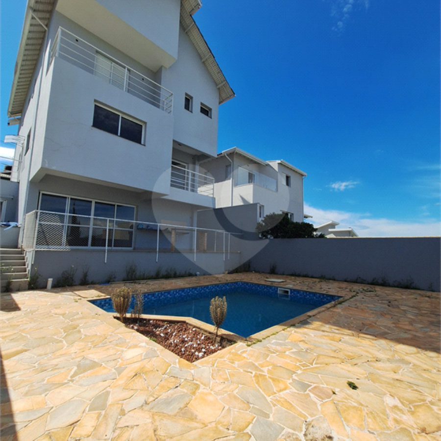Casa a Venda no Condomínio Terras de São Francisco em Vinhedo/SP