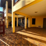 Casa à Venda na Rua Principal do Parque Fehr com Aquecedor Solar