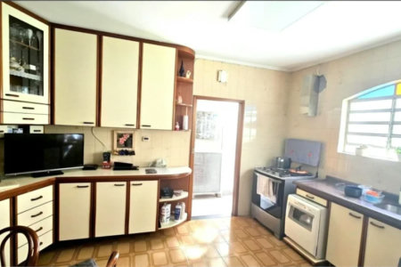 Casa à venda com 3 quartos, sendo 1 suíte, em Jardim Ester Yolanda, São Paulo, SP