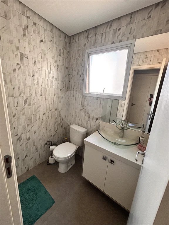 Apartamento com 77m² , 2 dormitórios , sendo 1 suíte , 2 vagas de garagem , a venda no bairro Rudge Ramos.