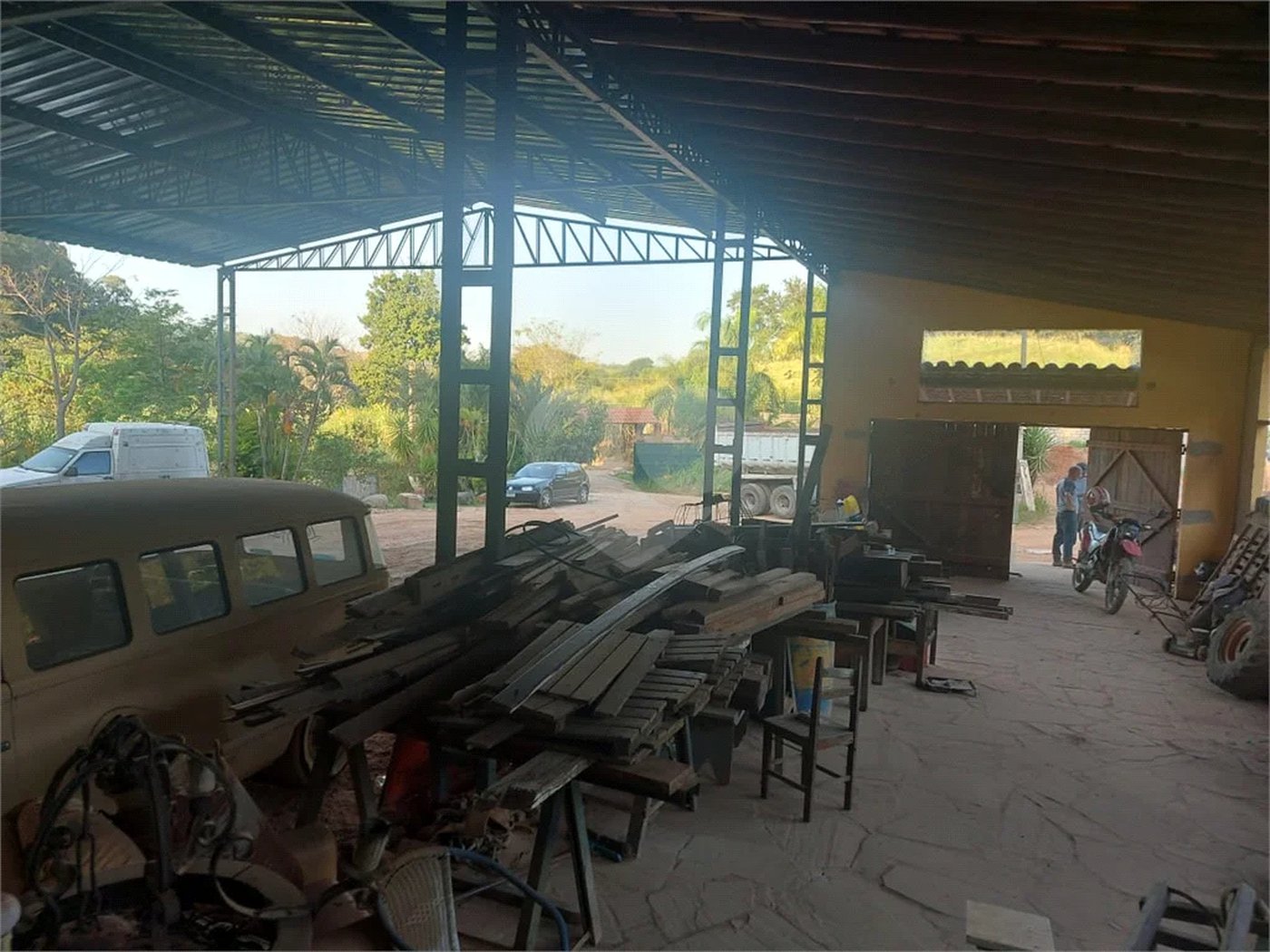 Locação de barracões para Armazenamento" área total de 6000mts - Bairro Abadia - Louveira SP