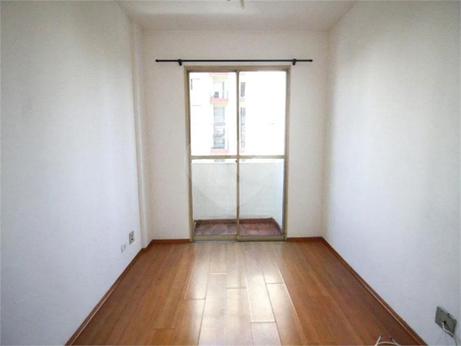 Apartamento em Santana com Sacada e Vaga de Garagem, a 650 m do Metrô