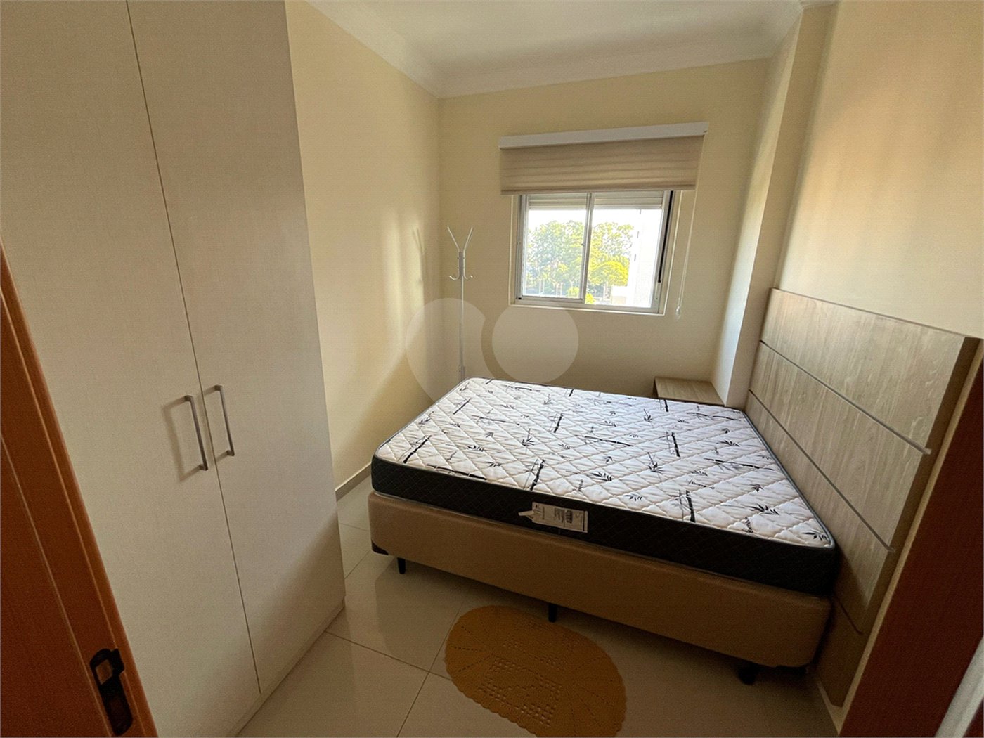 Apartamento mobiliado com 2 dormitórios sendo 1 suíte