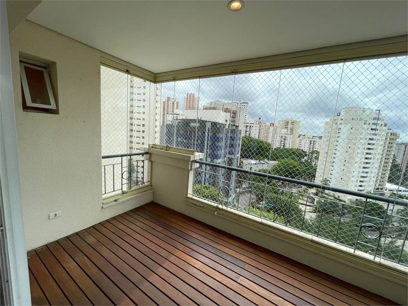 Apartamento à venda ou para alugar com 3 suítes em Morumbi, São Paulo, SP