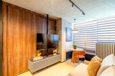 Apartamento de 33m2 com 1 dorm, 1 banheiro. Estuda permuta.