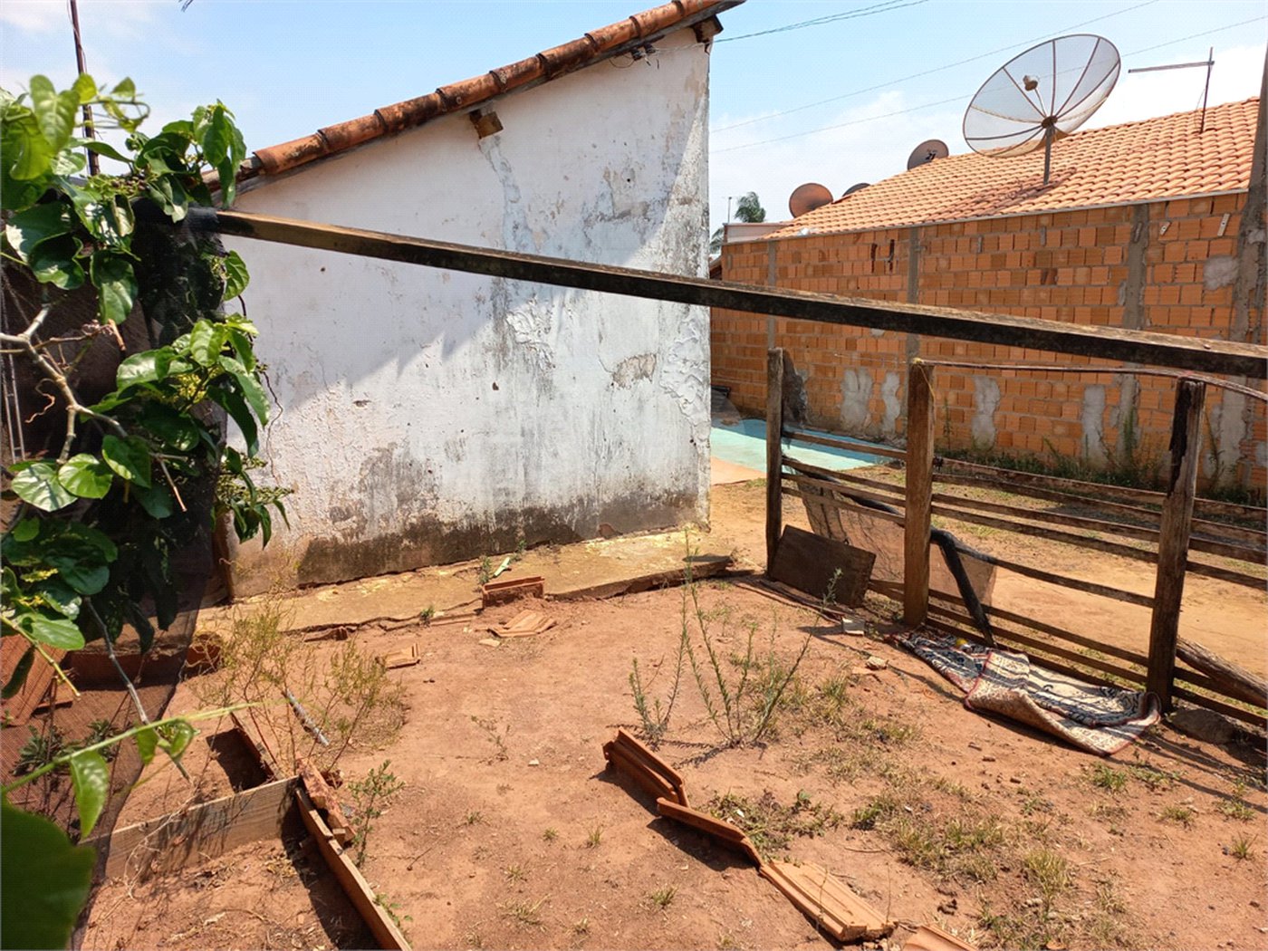 Terreno com 250,00 m² de área total.