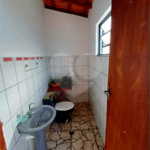 Casa à venda em Atibaia com 5 dormitórios (1 suíte), piscina e área gourmet, 2 vagas garagem, avalia permuta e financiamento