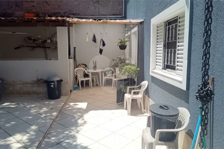 Ótimo sobrado à venda, ao lado do Roldão na Av. Cupece.