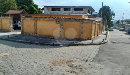 Casa à venda com 2 quartos, sendo 1 suíte,  em Cosmos, Rio de Janeiro, RJ