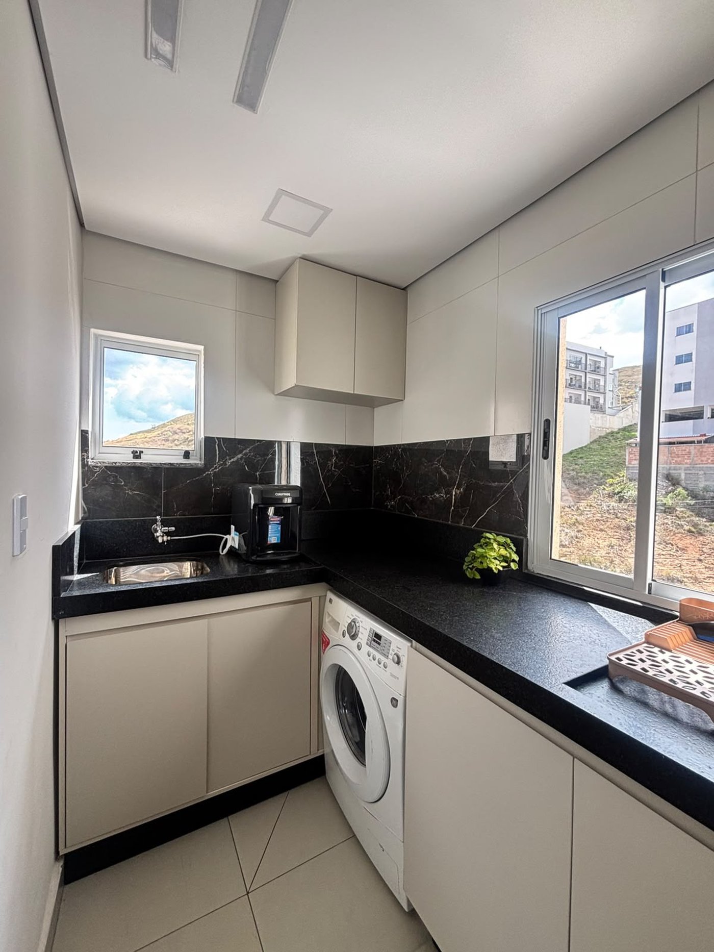 Apartamento à venda com 3 quartos, sendo 1 suíte, em Residencial Summer Ville, Poços de Caldas - MG