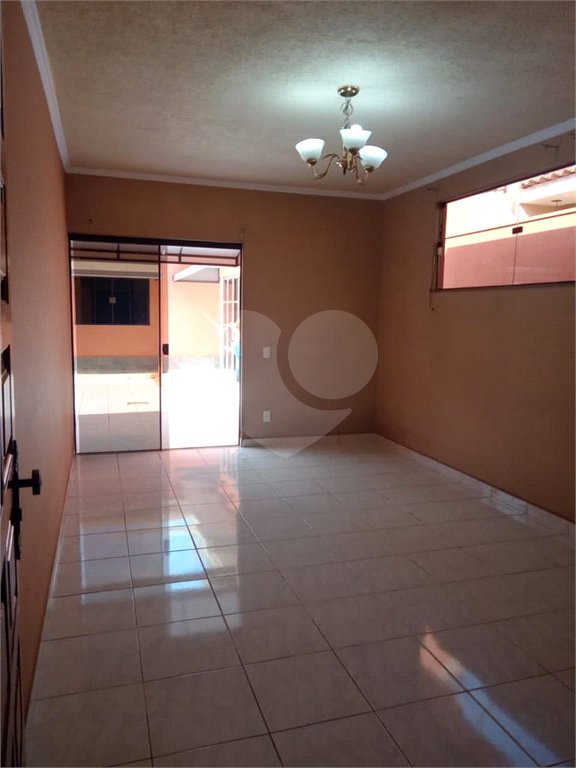 Excelente casa para locação no Jd Beatriz