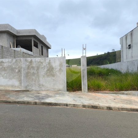 Terreno à Venda com 384m² - Serras de Atibaia II - Atibaia/SP.