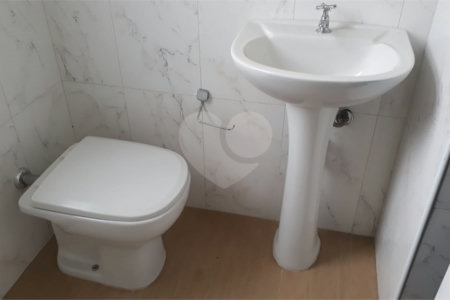 Venda apartamento 2 dormitórios, vaga de garagem fixa, lazer completo. Campo Belo. SP.