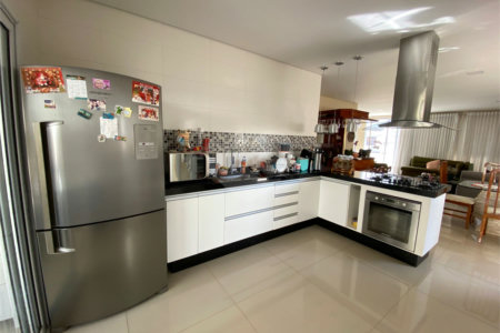Linda casa Condomínio Santa Isabel I