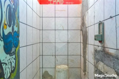 Casa em processo de reforma, com 208m², 2 dormitórios, 8 vagas, à venda no Tatuapé.