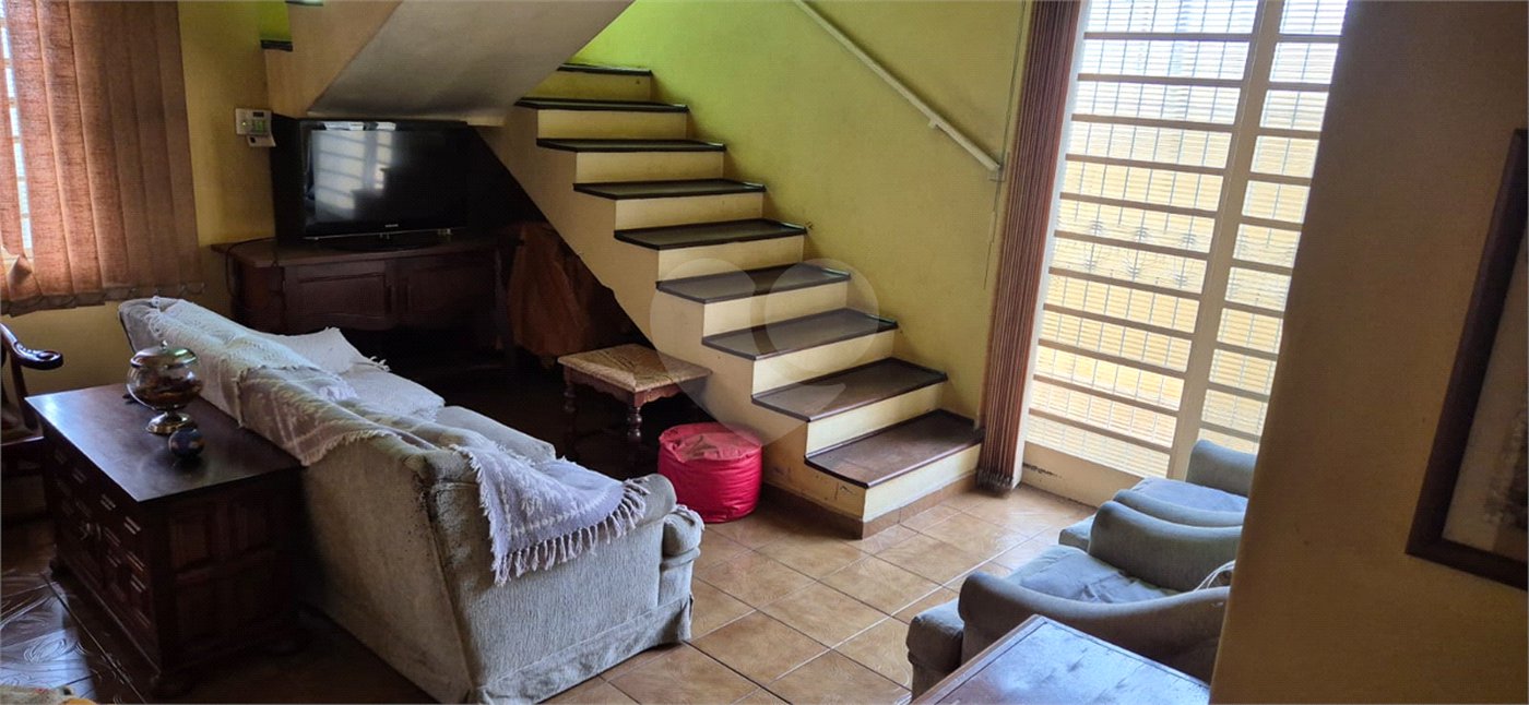 Casa Sobrado com varandas