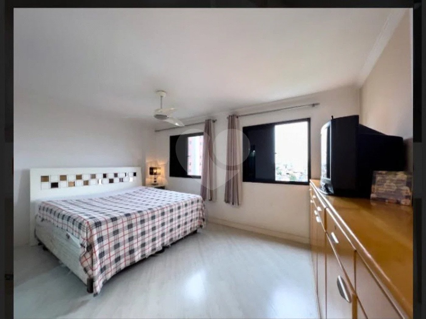Apartamento com 120m² , 2 suítes , 2 vagas de garagem , à venda na Penha.