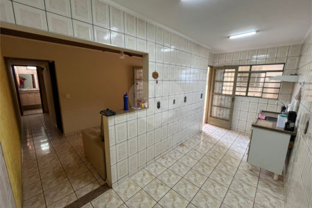 Casa á venda no Jardim Hikare