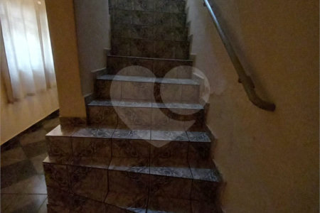 Sobrado com 3 dormitórios.