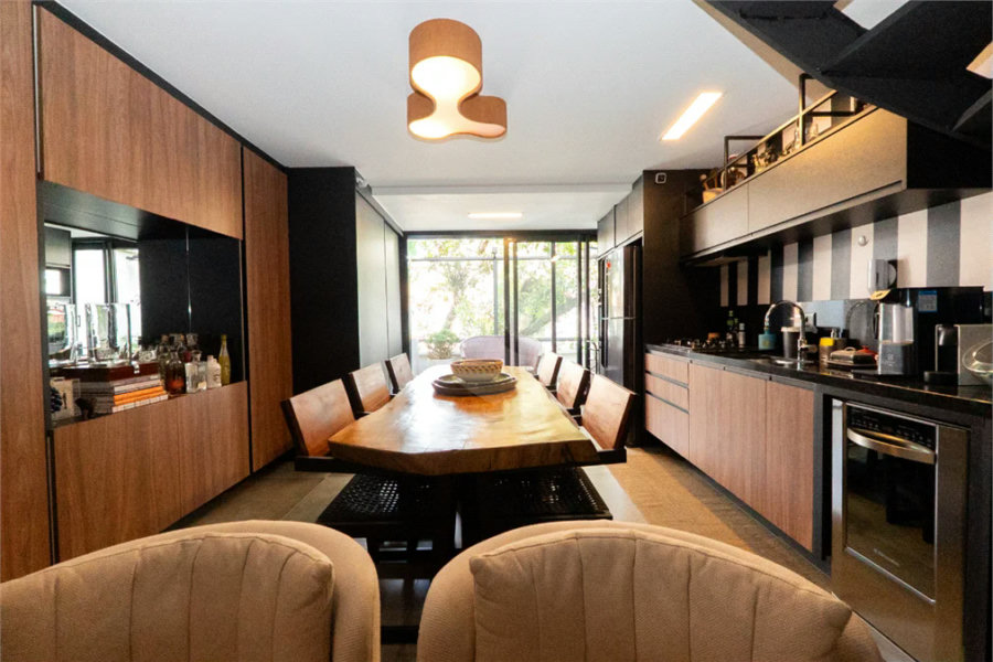 Casa em Condomínio | 98,40 m² | 2 Suítes | Rooftop com Jacuzzi | 2 Vagas | Porteira Fechada