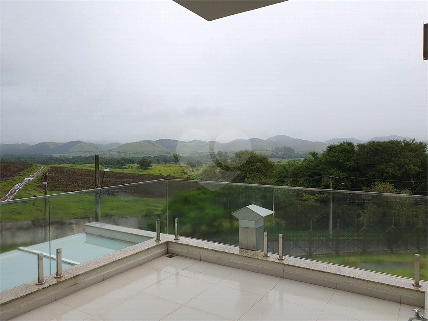 CASA A VENDA NO URBANOVA, CONDOMINIO JAGUARY, 4 DORMITORIOS, 4 SUITES, 5 VAGAS, PISCINA, SJC