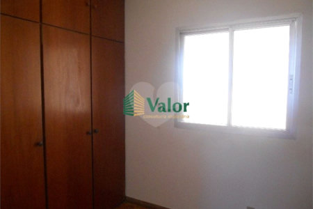 Apartamento com 3 dormitórios.