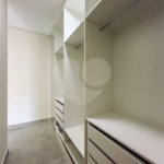 Indaiatuba - Condomínio Milano - Sobrado - 350 m² de terreno - 240 m² de área construída - 4 vagas de garagem, sendo 2 cobertas - Salas de estar e jantar integradas - 3 suítes com closet e varanda no pavimento superior - Escritório no térreo - Espaço gourmet com churrasqueira - Banheiro externo