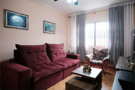 Casa na Rua Maria Angélica Franci