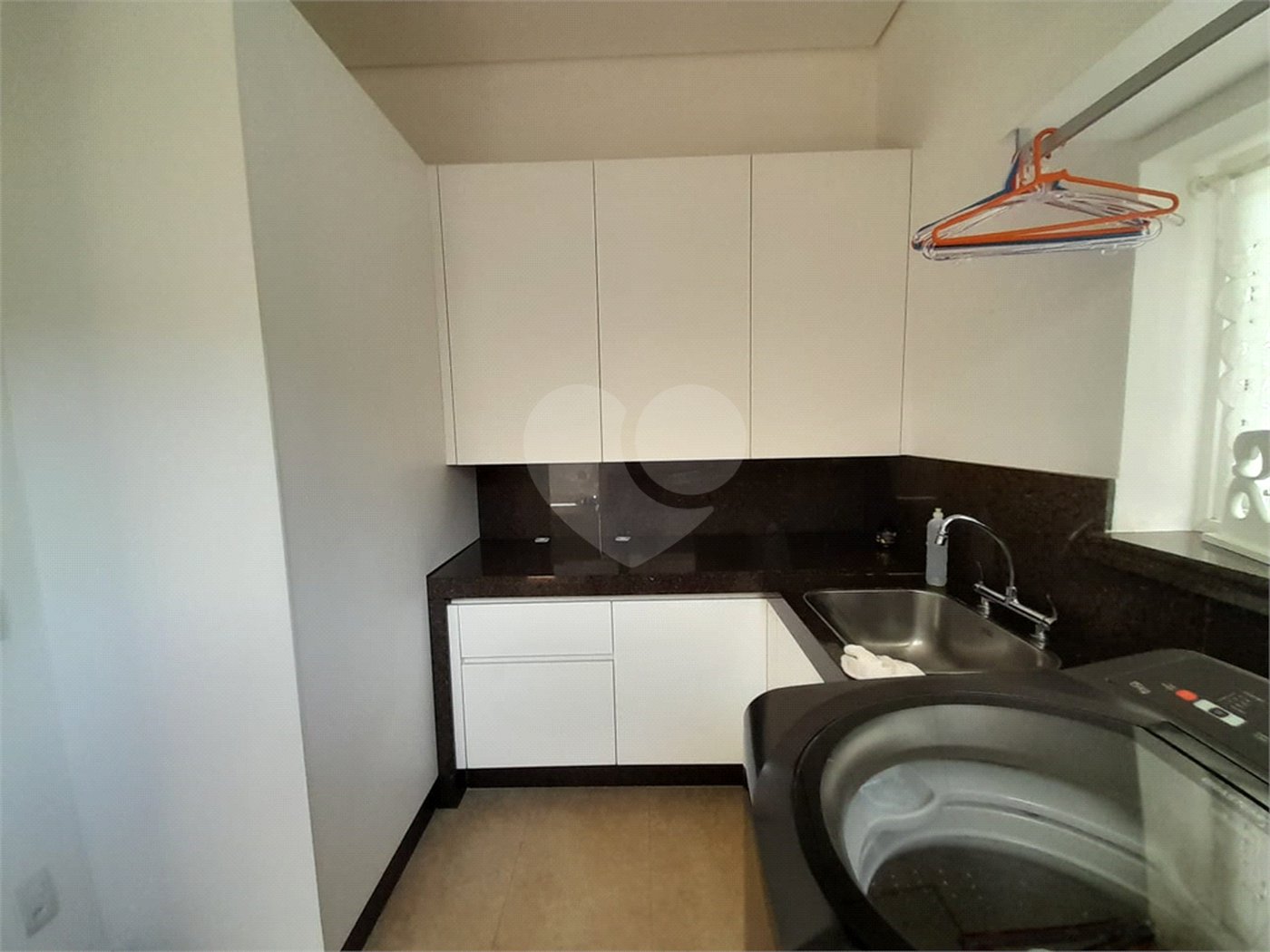 Casa à Venda no Condomínio Damha III – Elegância e Conforto para sua Família