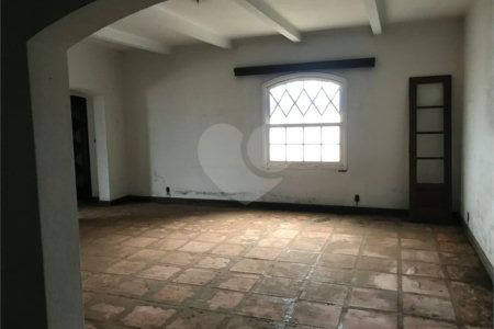 CASA À VENDA COLOCADA COM A SANTA CASA