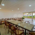 Apartamento na Vila Regente Feijó com 135m2, com 2 dorms, 1 suíte, 2 vagas. Estuda permuta.