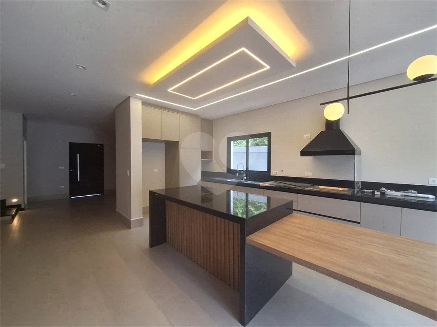 Casa NOVA com 03 suítes , piscina e condomínio com lazer completo!