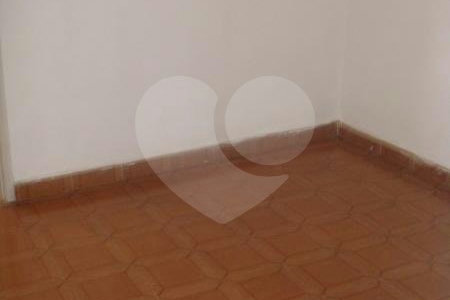 Casa térrea com 2 dorm. na Saúde