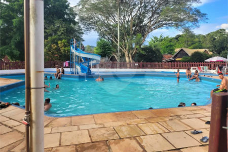 Chalé à venda em Atibaia 140m²– Condomínio fechado com lazer completo