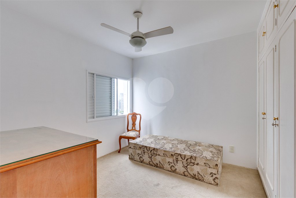 Apartamento à venda com 3 suítes em Real Parque, São Paulo, SP