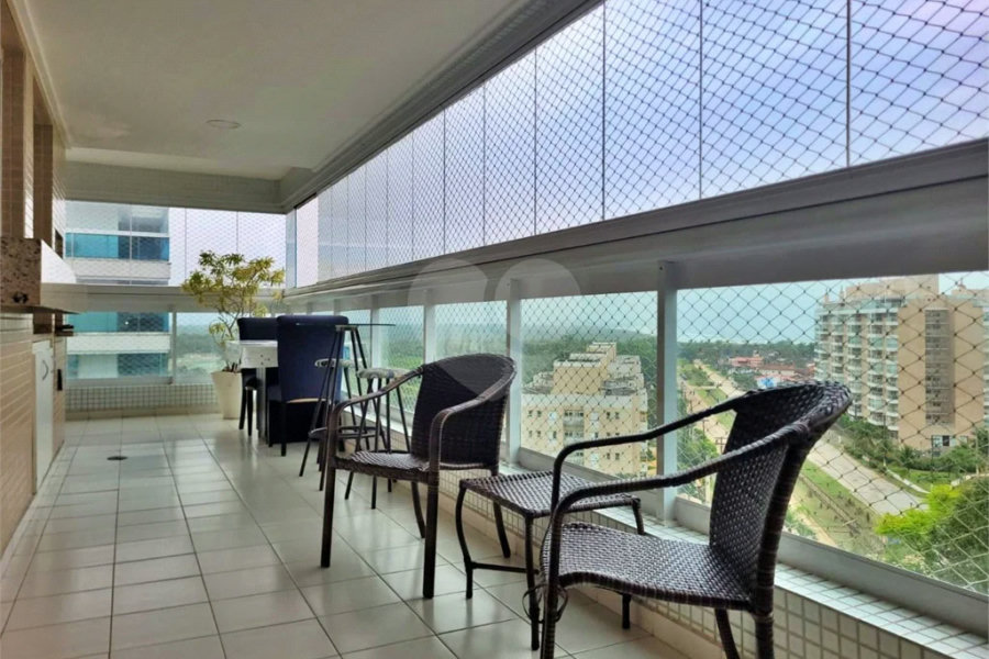 Apartamento à venda com 3 quartos, sendo 1 suíte, em Riviera de São Lourenço, Bertioga, SP