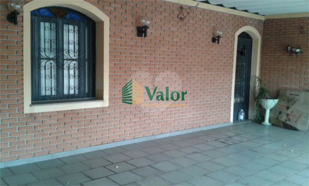 Casa com 4 dormitórios