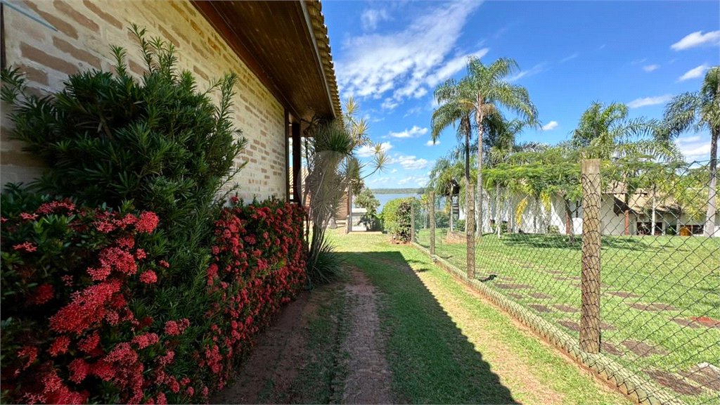 Casa para venda no Condomínio Vivenda do Broa.