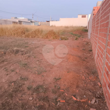 Terreno no Arcoville com 240 m²