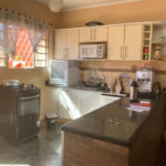 Vende-se excelente casa próxima ao Centro