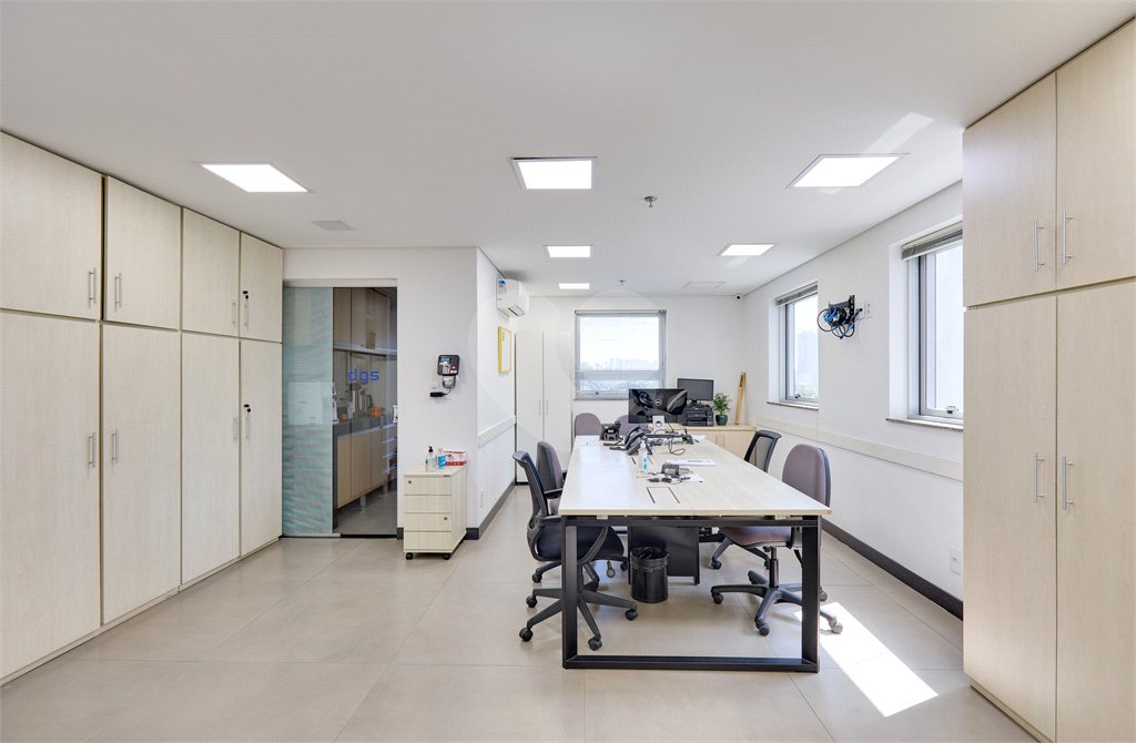 Sala comercial á venda em Santo Amaro, São Paulo - SP