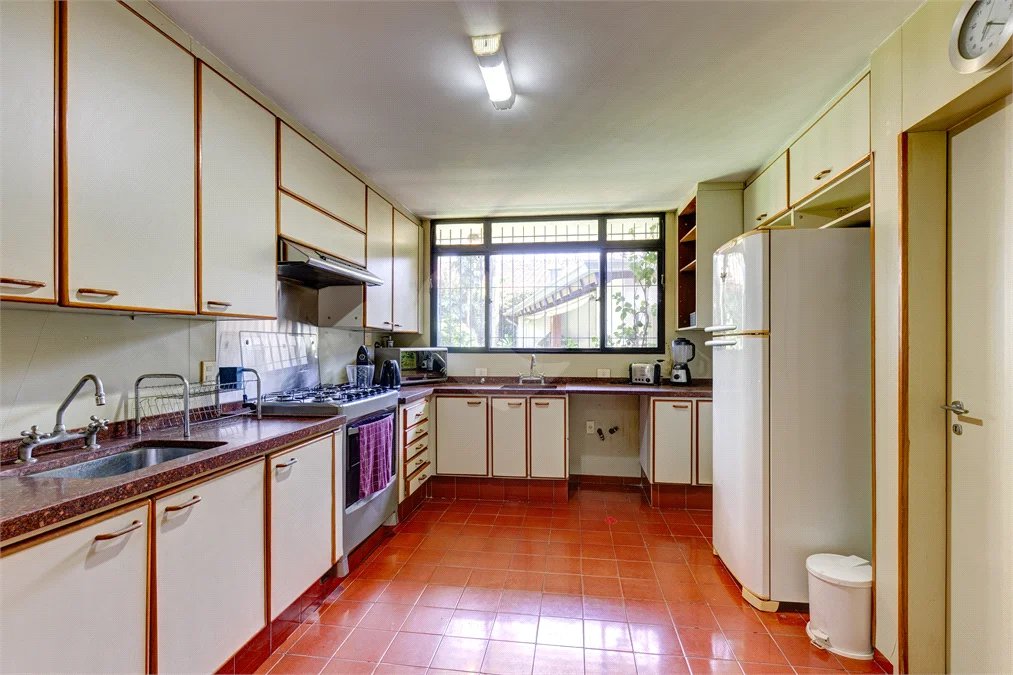 Sobrado à venda ou para alugar com 4 quartos, sendo 2 suítes, em Alto da Boa Vista, São Paulo, SP
