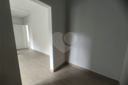 Casa exclusiva em Atibaia de alto padrão com 3 suítes, piscina, espaço gourmet, condomínio fechado, aceita financiamento