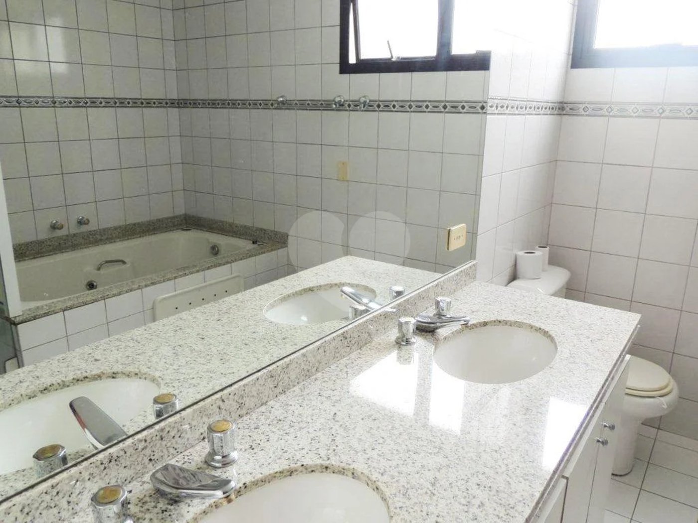 Apartamento para alugar com 4 suítes em Santo Amaro, São Paulo, SP