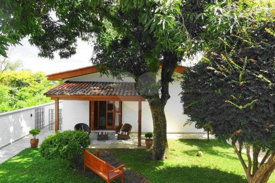 CASA TÉRREA ALTO PADRÃO NO TREMEMBE